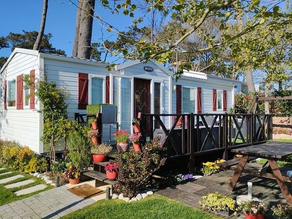 Votre guide ultime pour choisir le meilleur mobil-home en Ardèche : découvrez les campings 5 étoiles